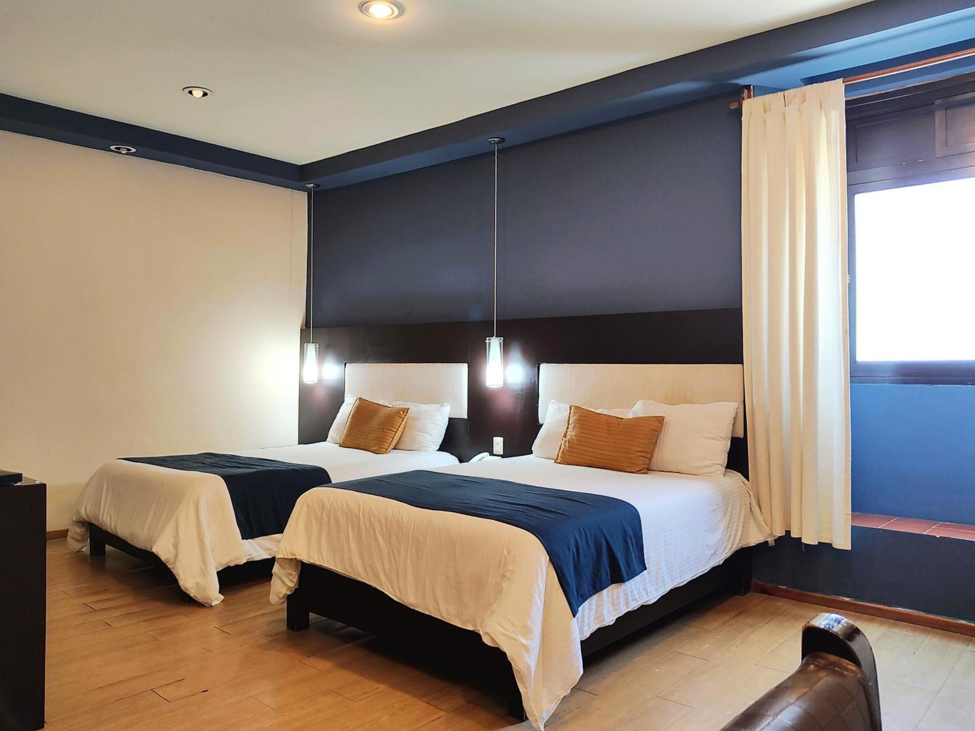 Hotel Jardines Del Centro Сан-Кристобаль-де-Ла-Касас Экстерьер фото
