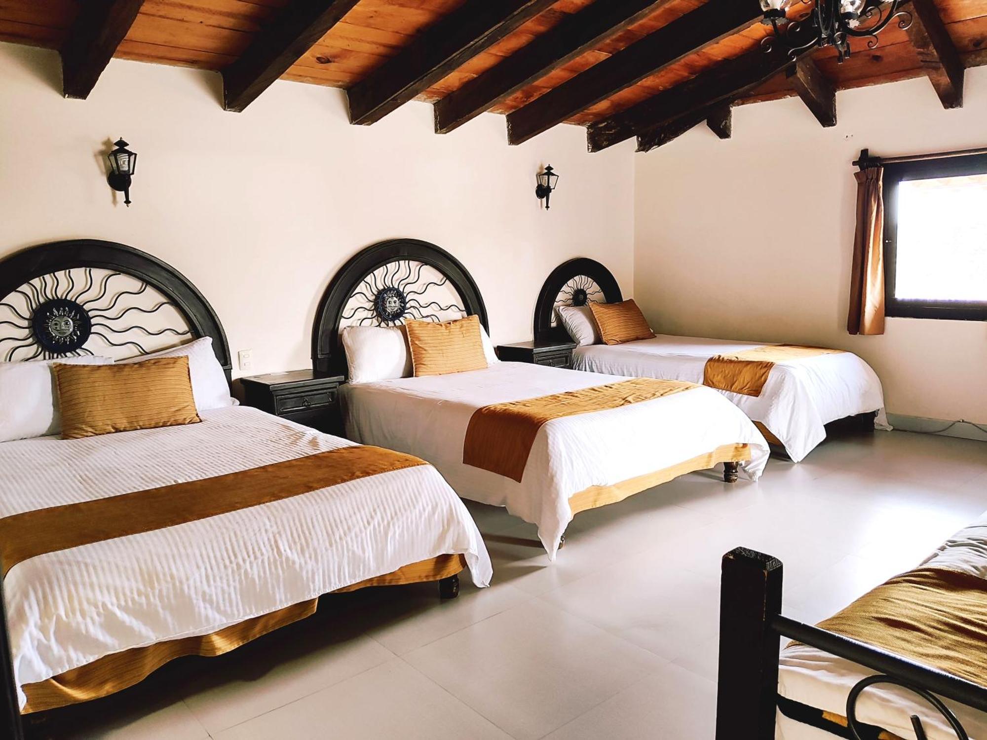 Hotel Jardines Del Centro Сан-Кристобаль-де-Ла-Касас Экстерьер фото