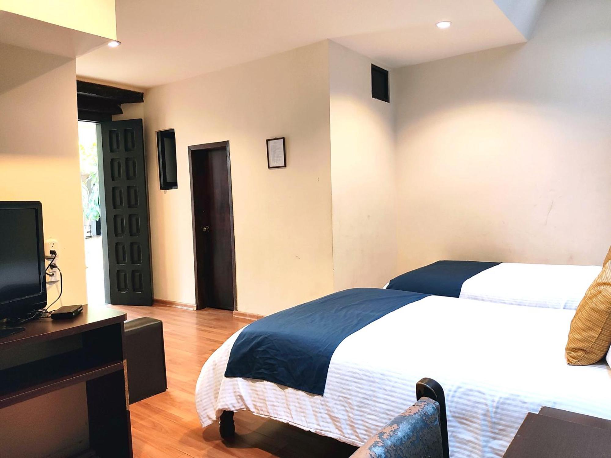 Hotel Jardines Del Centro Сан-Кристобаль-де-Ла-Касас Экстерьер фото